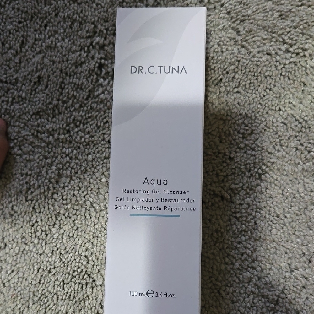 Dr. C. Tuna Aqua Restoring Gel Cleanser